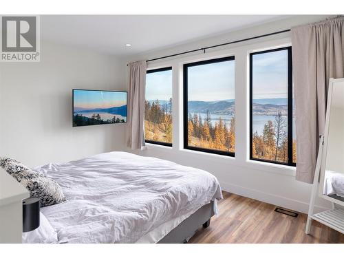 1435 Bear Creek Road, West Kelowna, BC - Indoor Photo Showing Bedroom