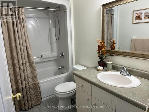 4 Kingsley Road S, Halton Hills, ON - Indoor Photo Showing Bathroom
