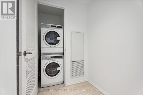 405 - 12 Bonnycastle Street, Toronto, ON - Indoor Photo Showing Laundry Room