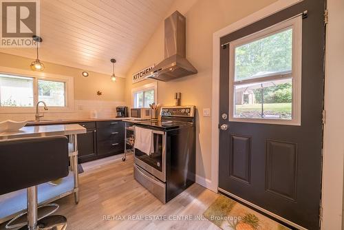76 Lakeshore Road, Marmora And Lake, ON - Indoor Photo Showing Kitchen