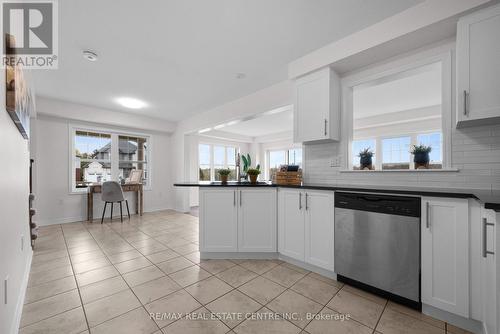 150 Watermill Street, Kitchener, ON - Indoor Photo Showing Kitchen With Upgraded Kitchen