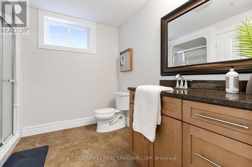 968 Medway Park Drive, London, ON - Indoor Photo Showing Bathroom