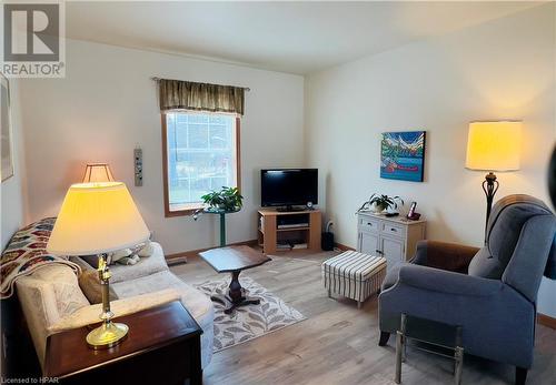 16 Cherokee Lane, Meneset, ON - Indoor Photo Showing Living Room