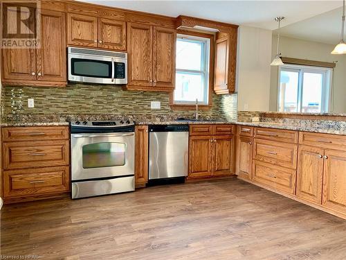 469 Ross Street, Lucknow, ON - Indoor Photo Showing Kitchen