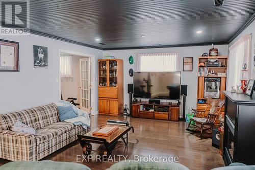 36 Osprey Ridge Road W, Barrie, ON - Indoor Photo Showing Living Room