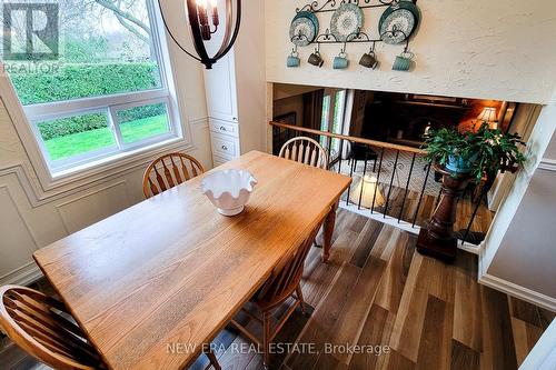 498 Vanguard Crescent, Oakville, ON - Indoor Photo Showing Dining Room