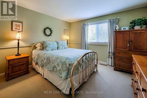 498 Vanguard Crescent, Oakville, ON - Indoor Photo Showing Bedroom