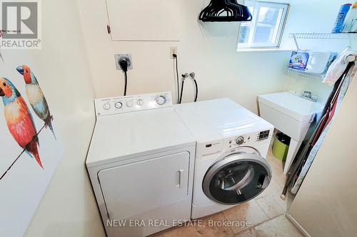 498 Vanguard Crescent, Oakville, ON - Indoor Photo Showing Laundry Room