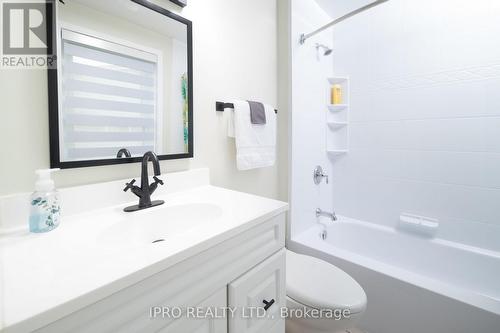 2949 Oka Road, Mississauga, ON - Indoor Photo Showing Bathroom