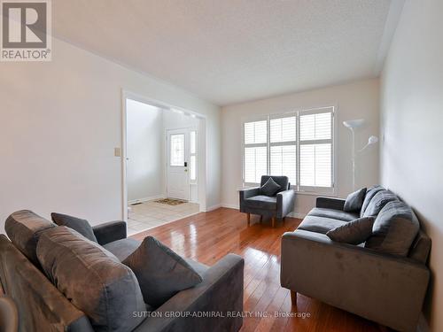 1518 Swann Crescent, Milton, ON - Indoor Photo Showing Living Room