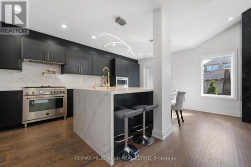 4808 Auckland Avenue, Mississauga, ON - Indoor Photo Showing Kitchen With Upgraded Kitchen