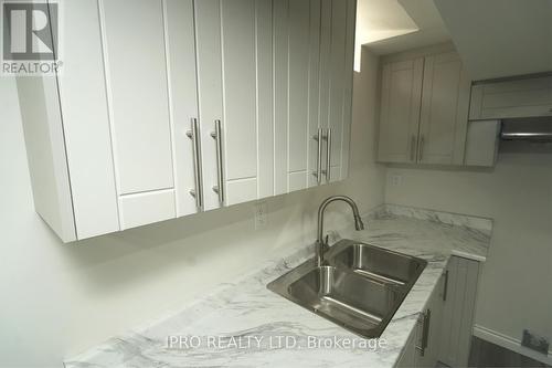 42 Williamson Drive, Brampton, ON - Indoor Photo Showing Kitchen With Double Sink