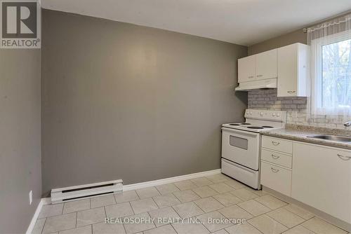 2 Christine Place, Orillia, ON - Indoor Photo Showing Kitchen