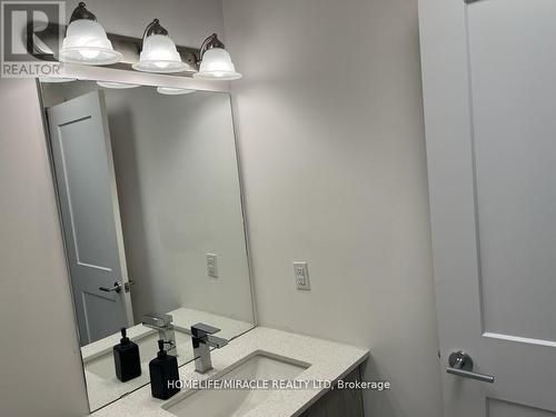9 - 57 Finch Avenue W, Toronto, ON - Indoor Photo Showing Bathroom