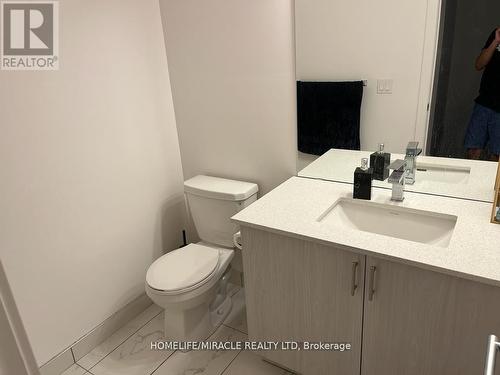 9 - 57 Finch Avenue W, Toronto, ON - Indoor Photo Showing Bathroom