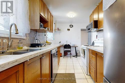 18 Lowry Square, Toronto, ON - Indoor Photo Showing Kitchen With Double Sink
