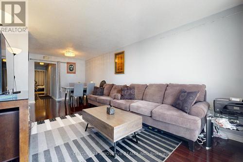 18 Lowry Square, Toronto, ON - Indoor Photo Showing Living Room