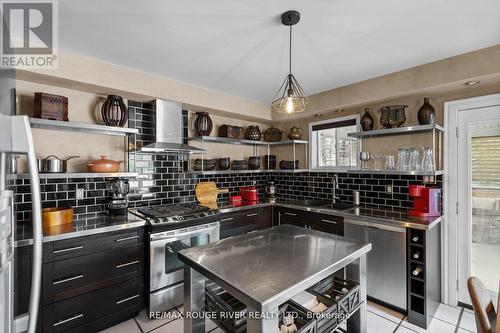 12 Kenny Court, Whitby, ON - Indoor Photo Showing Kitchen With Upgraded Kitchen