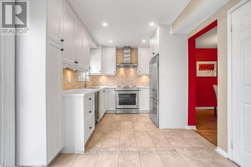 262 Senator Street, Pickering, ON - Indoor Photo Showing Kitchen With Upgraded Kitchen