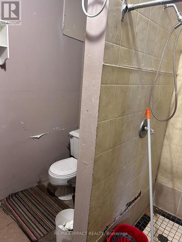 2074 Baseline Road W, Clarington, ON - Indoor Photo Showing Bathroom