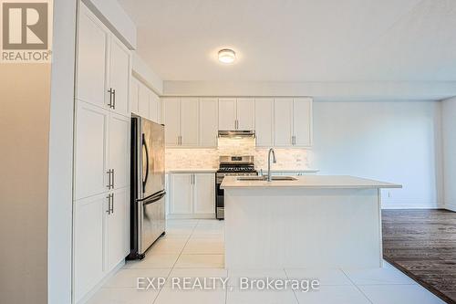 43 Seedling Crescent, Whitchurch-Stouffville, ON - Indoor Photo Showing Kitchen With Double Sink
