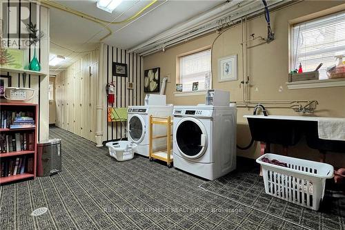 1 - 288 Reynolds Street, Oakville, ON - Indoor Photo Showing Laundry Room