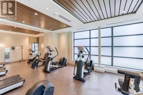 910 - 9600 Yonge Street, Richmond Hill, ON - Indoor Photo Showing Gym Room