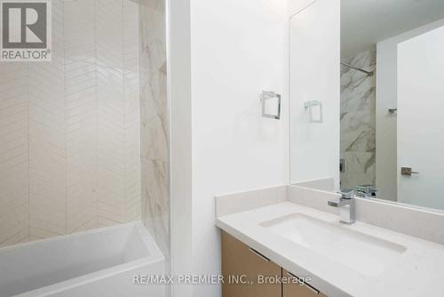3007 - 2908 Highway 7 Road, Vaughan, ON - Indoor Photo Showing Bathroom