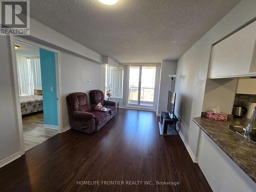 1505 - 4090 Living Arts Drive, Mississauga, ON - Indoor Photo Showing Living Room