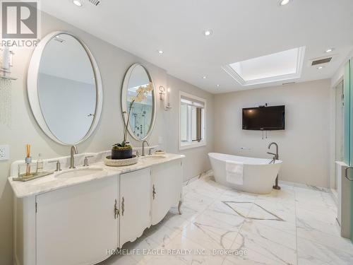 149 Dunvegan Road, Toronto, ON - Indoor Photo Showing Bathroom