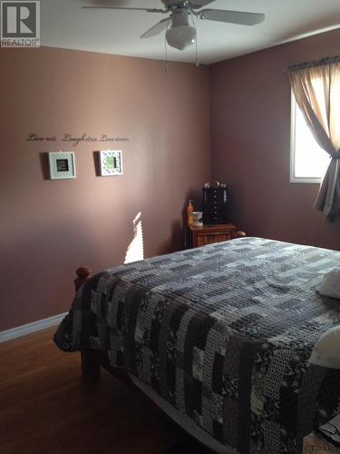 652 Park Ave, Timmins, ON - Indoor Photo Showing Bedroom