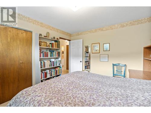 2802 East Vernon Road, Vernon, BC - Indoor Photo Showing Bedroom