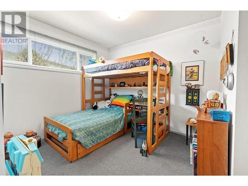 2802 East Vernon Road, Vernon, BC - Indoor Photo Showing Bedroom