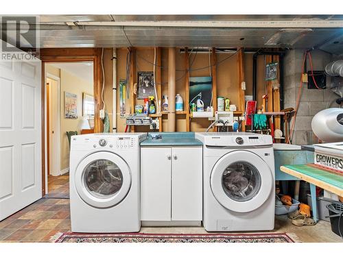 2802 East Vernon Road, Vernon, BC - Indoor Photo Showing Laundry Room