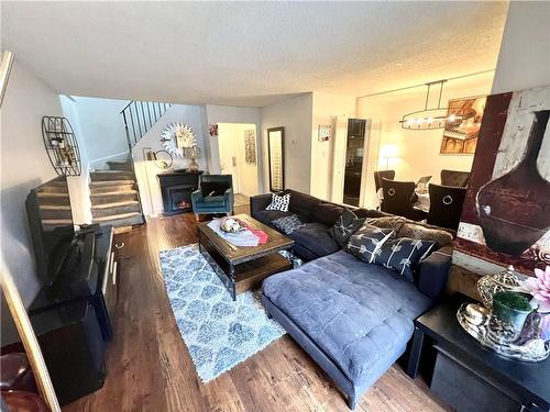 1624 Bloor Street|Unit #63, Mississauga, ON - Indoor Photo Showing Living Room