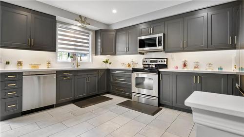 710 Spring Gardens Road|Unit #91, Burlington, ON - Indoor Photo Showing Kitchen With Upgraded Kitchen