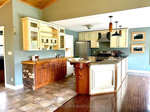 33 Little Cove Rd, Northern Bruce Peninsula, ON - Indoor Photo Showing Kitchen