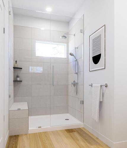 1 - 6145 Parnaby Road, Cranbrook, BC - Indoor Photo Showing Bathroom