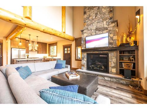 502 - 5258 Highline Drive, Fernie, BC - Indoor Photo Showing Living Room With Fireplace
