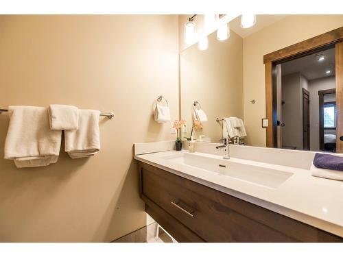 502 - 5258 Highline Drive, Fernie, BC - Indoor Photo Showing Bathroom