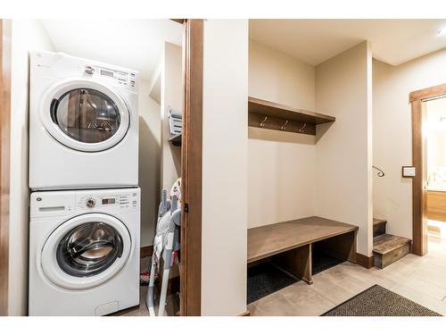 502 - 5258 Highline Drive, Fernie, BC - Indoor Photo Showing Laundry Room