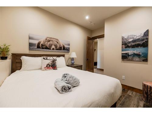 502 - 5258 Highline Drive, Fernie, BC - Indoor Photo Showing Bedroom