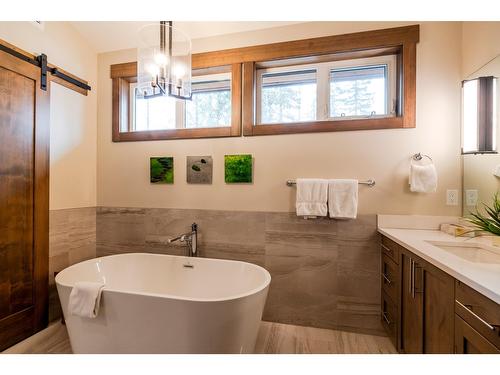 502 - 5258 Highline Drive, Fernie, BC - Indoor Photo Showing Bathroom