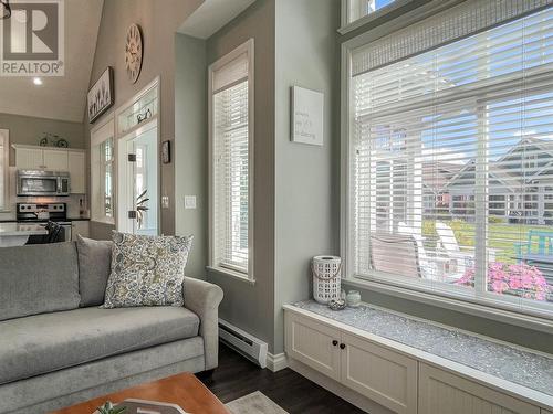 2450 Radio Tower Road Unit# 121, Oliver, BC - Indoor Photo Showing Living Room