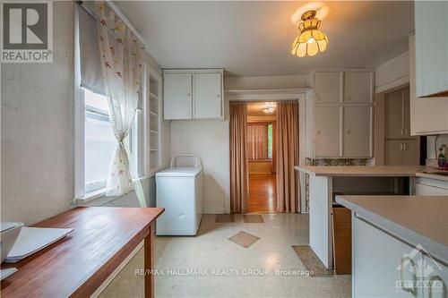 48 Queen Mary Street, Ottawa, ON - Indoor Photo Showing Kitchen