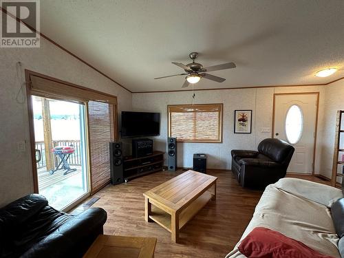 224 Coalmont Road, Princeton, BC - Indoor Photo Showing Living Room