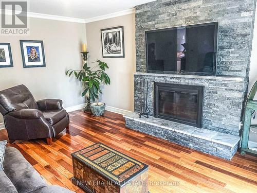 1718 Hollow Oak Terrace, Mississauga, ON - Indoor Photo Showing Living Room With Fireplace