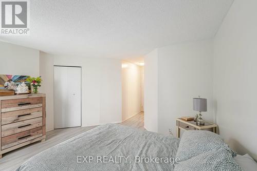 112 - 61 Markbrook Lane, Toronto, ON - Indoor Photo Showing Bedroom