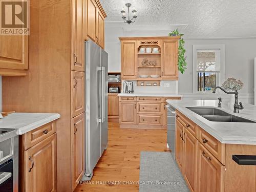 5854 Concession 2 Road, Adjala-Tosorontio, ON - Indoor Photo Showing Kitchen With Double Sink
