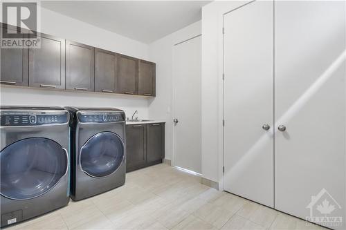 925 Islington Way, Ottawa, ON - Indoor Photo Showing Laundry Room